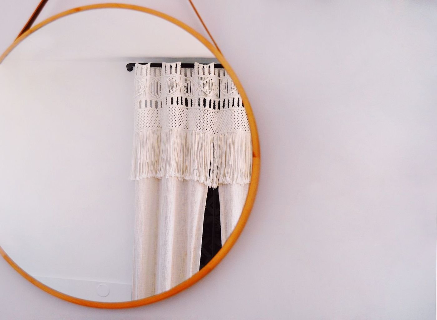 How to Incorporate Mirrors into Your Interior Design